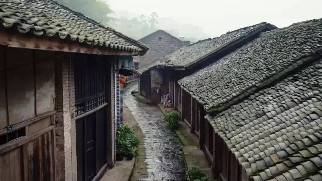 哎呀呀,台上看还是老男人香